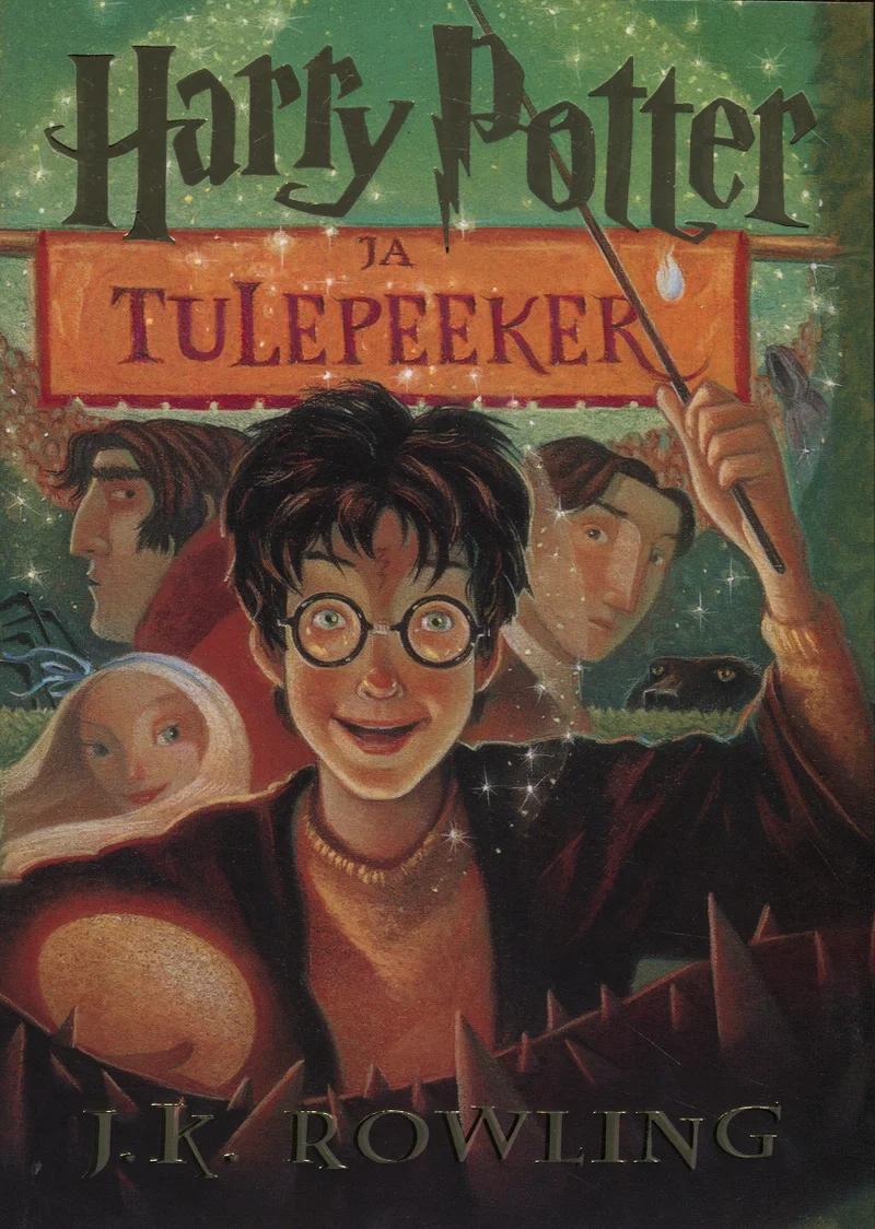 Harry Potter ja tulepeeker - Joanne Kathleen Rowling (Varrak, 2015). Illustreeritud kaanel on esikohal prillide ja tumedate juustega noormees, tema taga paistavad kolm teist tegelast dramaatilisel taustal. Värvid on soojad ja tulelõõmavad — oranžid, kollased ja punased toonid loovad intensiivse, seiklustäis meeleolu.