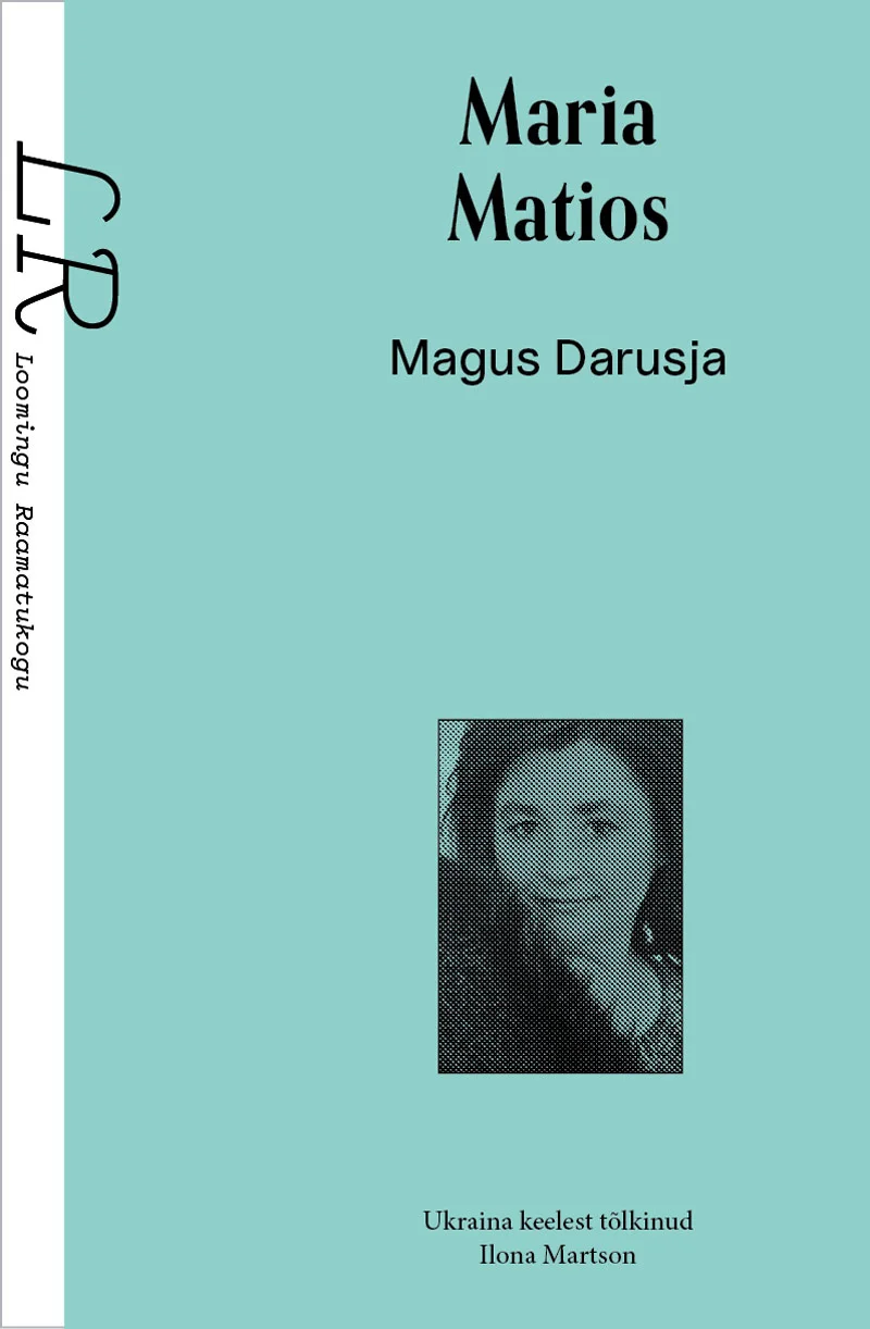 Minimalistlik türkiissinise taustaga kaanekujundus, mille keskel on must-valge foto noorest naisest, kelle pikad tumedad juuksed langevad näo ümber.