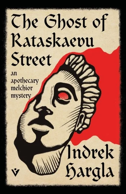 Ghost of Rataskaevu Street - Indrek Hargla (2026). Must-valge linogravüüri stiilis illustratsioon, mis kujutab kahvatut, ehmunud naisnägu, mille taustal on dramaatiline punane laik. Minimalistlik ja õudne graafiline kujundus loob tugeva kontrasti must-valge ja punase vahel.
